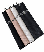 Das Bild zeigt ein SmithWorks® Club Towel with snap hook black